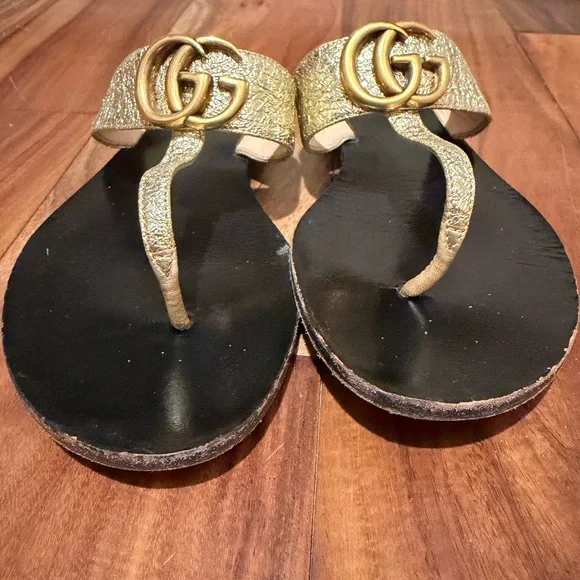 Gucci Metallic Gold Women's Sandals - Picture 3 of 3